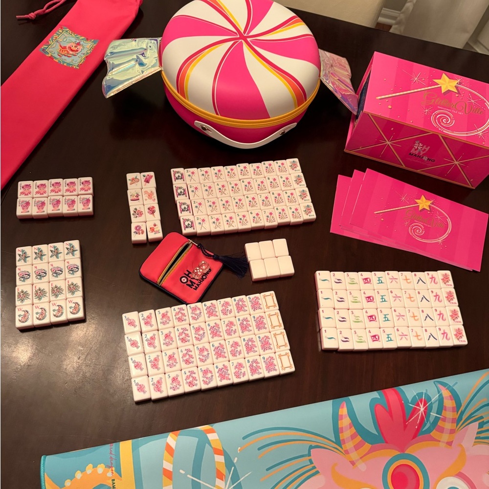 Glitterville/Oh My Mahjong - Mahjong tile, mat and Storage container